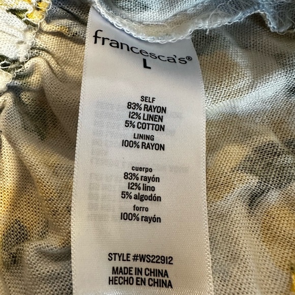 Francesca’s Womens Sz: L Floral. Flutter Sleeve. Tie Back. Peplum Top. Open back - Picture 7 of 12